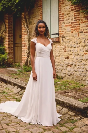 Sweetheart Gowns Style #20060 #0 Ivory thumbnail