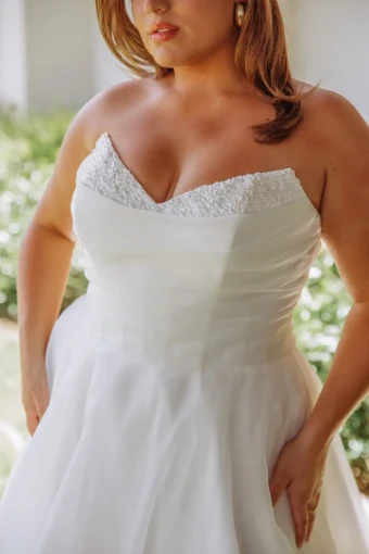 Essense of Australia Style #D4124 #3 thumbnail