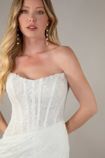 Essense of Australia Style #D4091 Sale #1 thumbnail